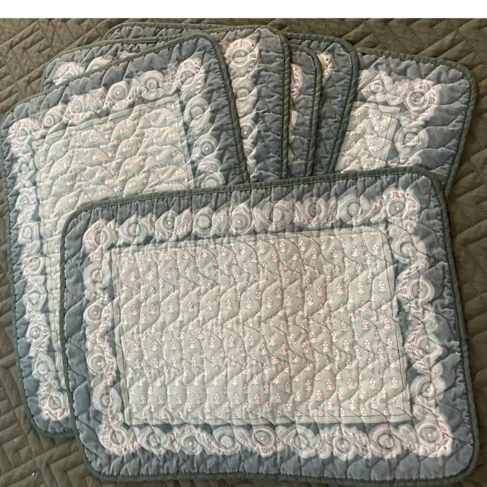 Set of 6 quilted fabric placemats